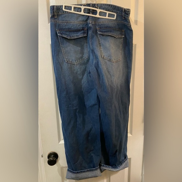 Distressed Medium Wash Wide Leg Jeans - Picture 3 of 3